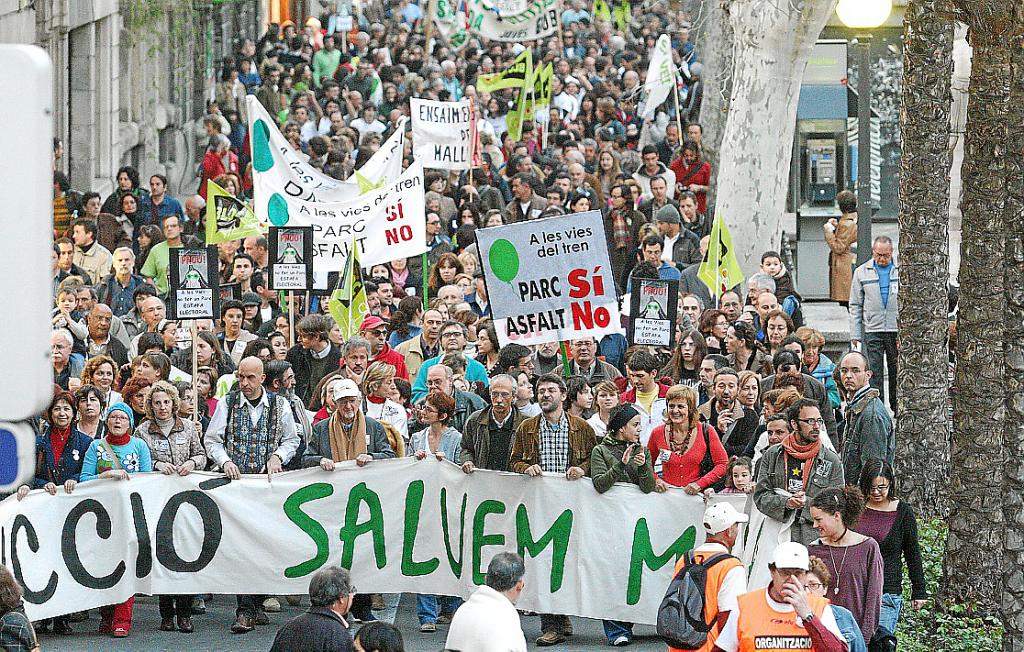 Manifestación: "FORA ENVERINADORS DE LA GENERALITAT, CALVET I RULL DIMISSIÓ" 156752