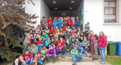 Foto de familia de todos los estudiantes ibicencos que han participado en el proyecto.